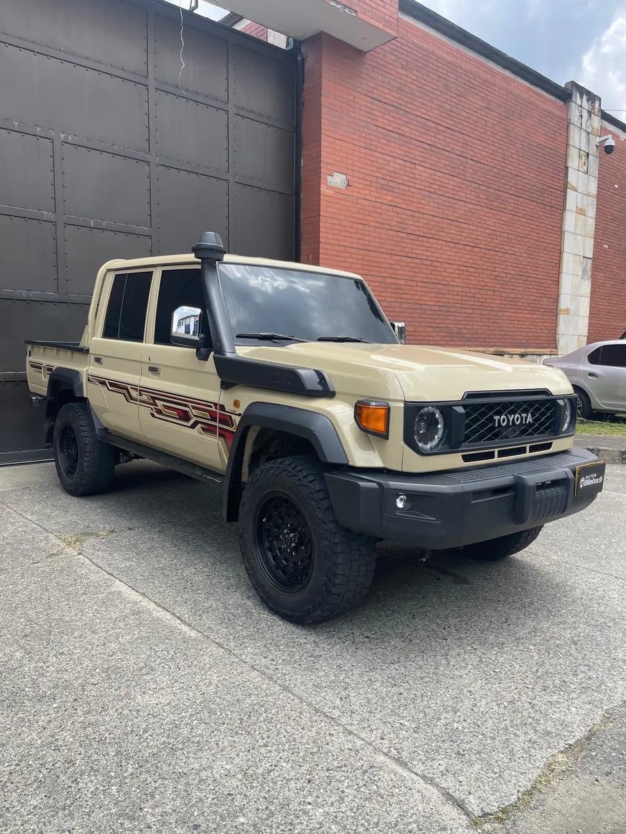 Toyota Land Cruiser 79 2.8 At Lx