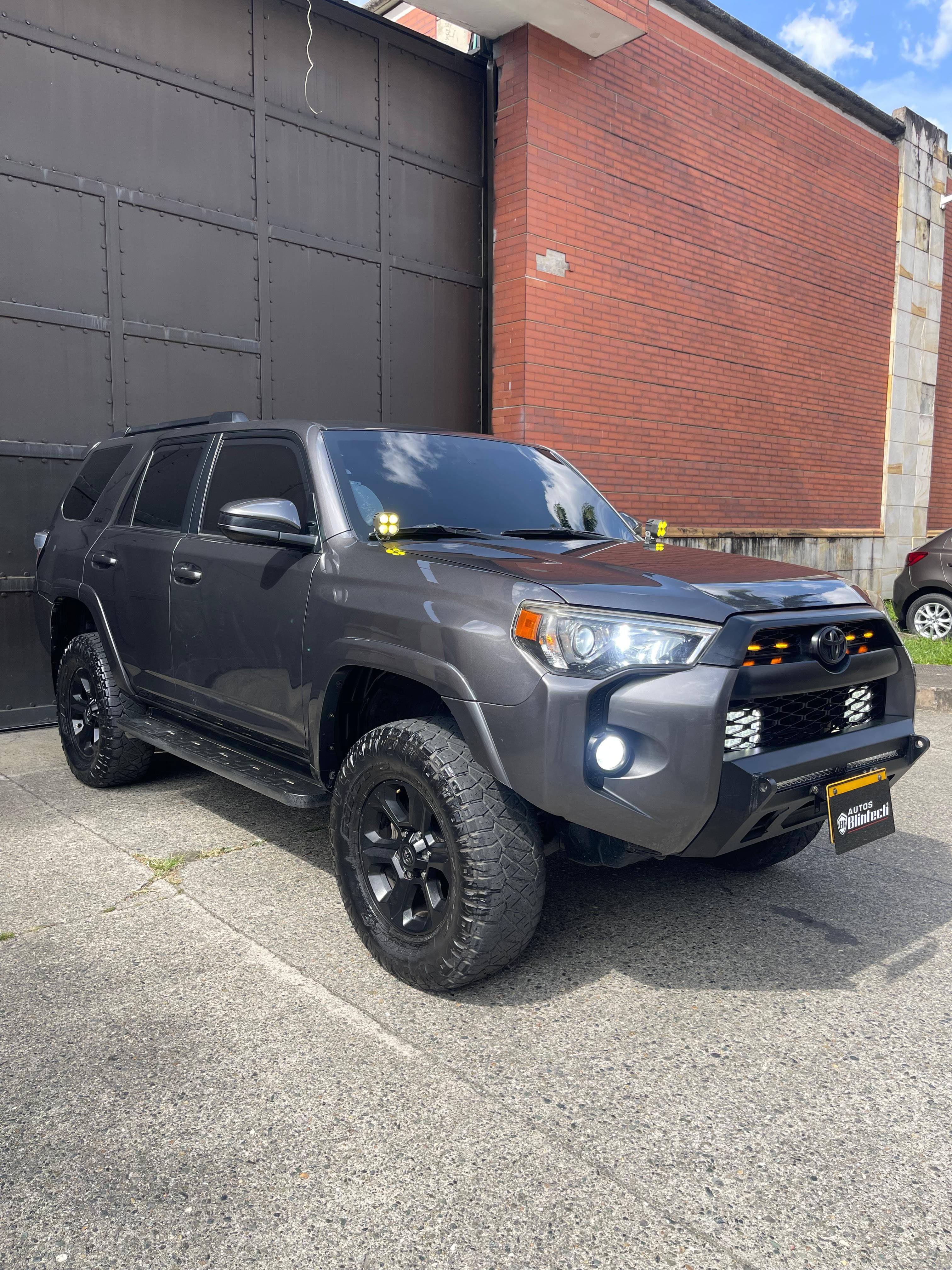 Toyota 4Runner SR5 2014